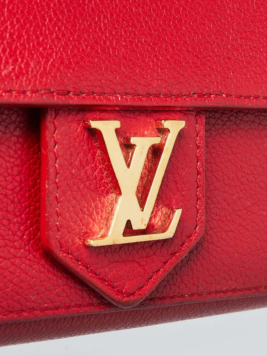 Changing out my Louis Vuitton Bags: What fits inside the LV Lockme