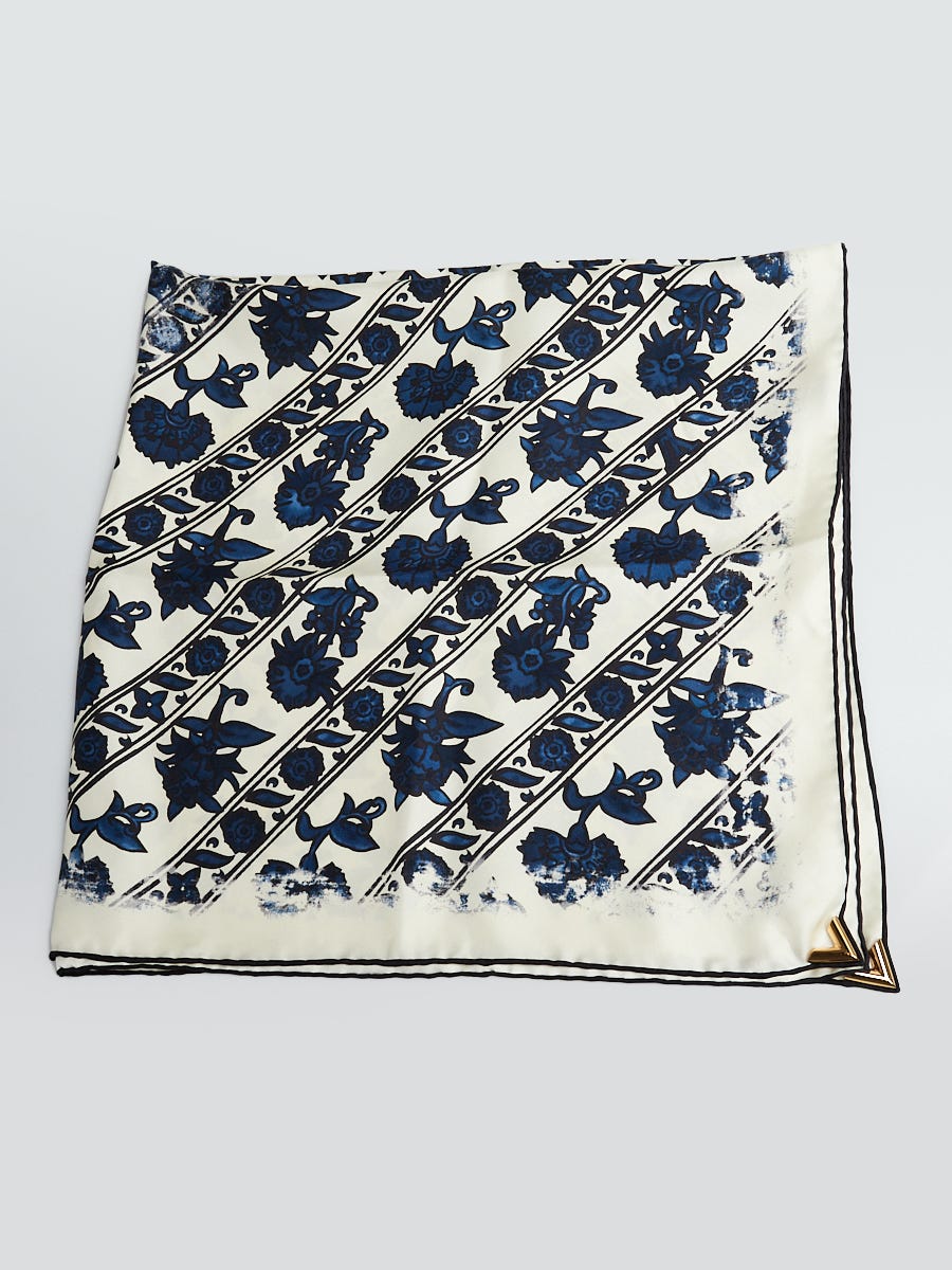 Louis Vuitton White/Blue Silk Monogram Essential Scarf - Yoogi's