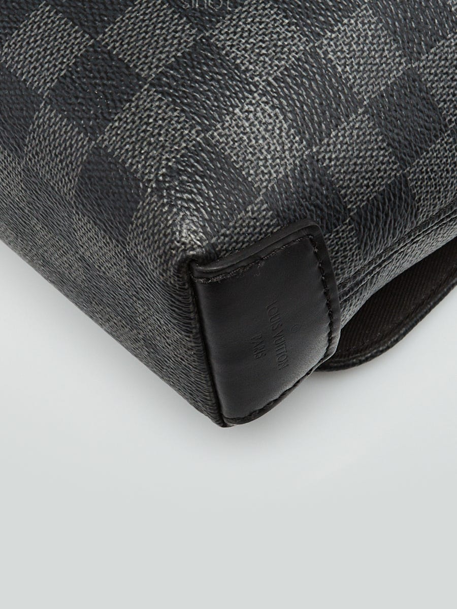 Louis Vuitton Damier Graphite Canvas Leather District PM Messenger Bag at  1stDibs