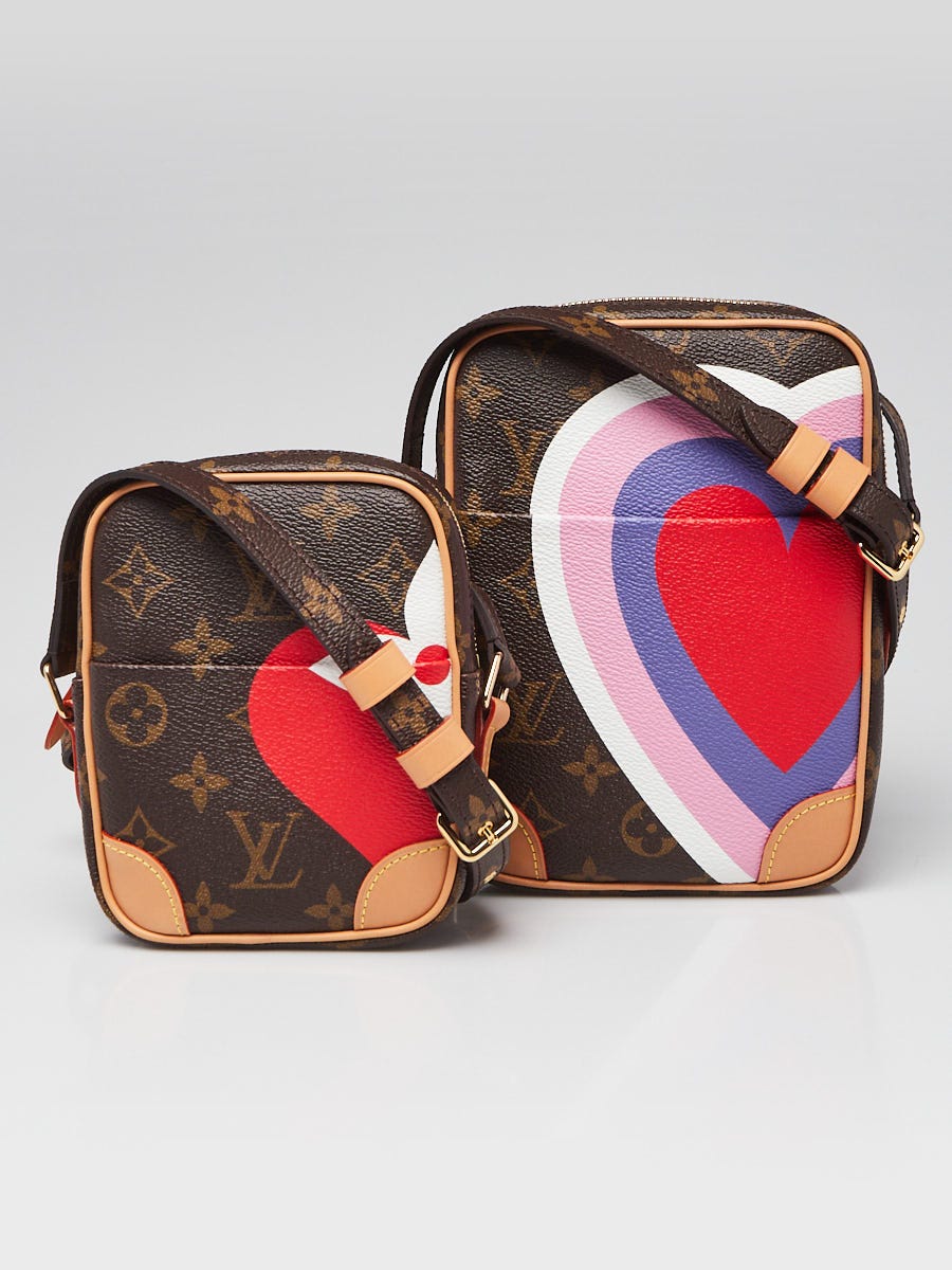LOUIS VUITTON. Set in coated canvas monogrammed includi…