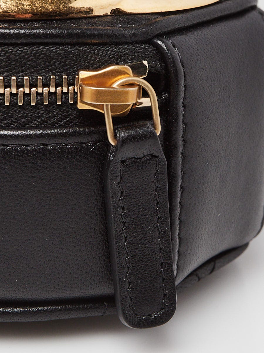 Chanel Black 2018 leather round gold hardware shoulder bag ref.1016902 -  Joli Closet