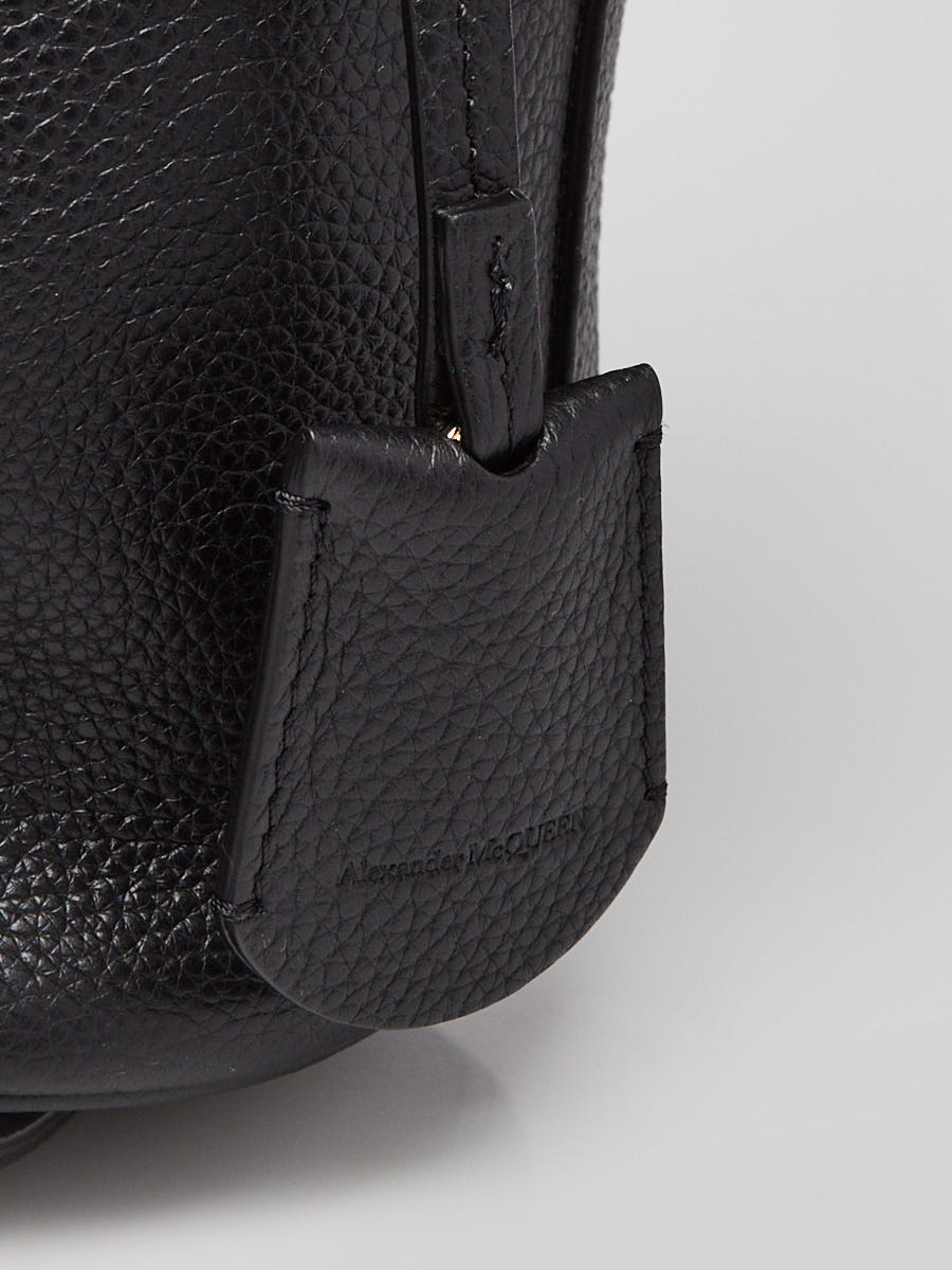 Alexander McQueen Black Pebbled Leather Skull Padlock