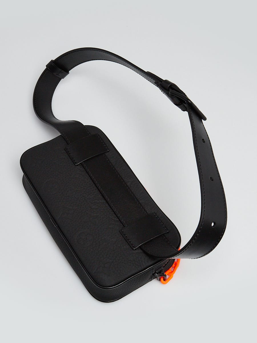 LOUIS VUITTON Taurillon Monogram Uniformes Solar Ray Soft Pochette Volga  Belt Bag Black 499065