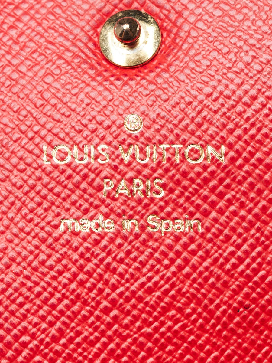 The front side of the Louis Vuitton monogram bloom flower emilie wallet is  the biggest advantage. Here we c…