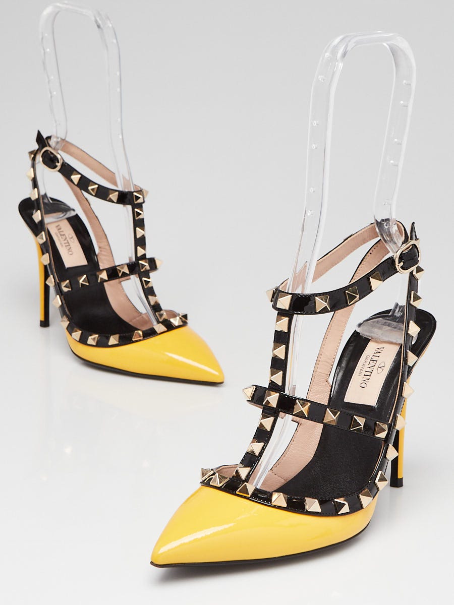 魂様 VALENTINO スタッズヒール 36 ブラック　ゴールド Valentino Yellow/Black Patent Leather Rockstud T-Strap Heels