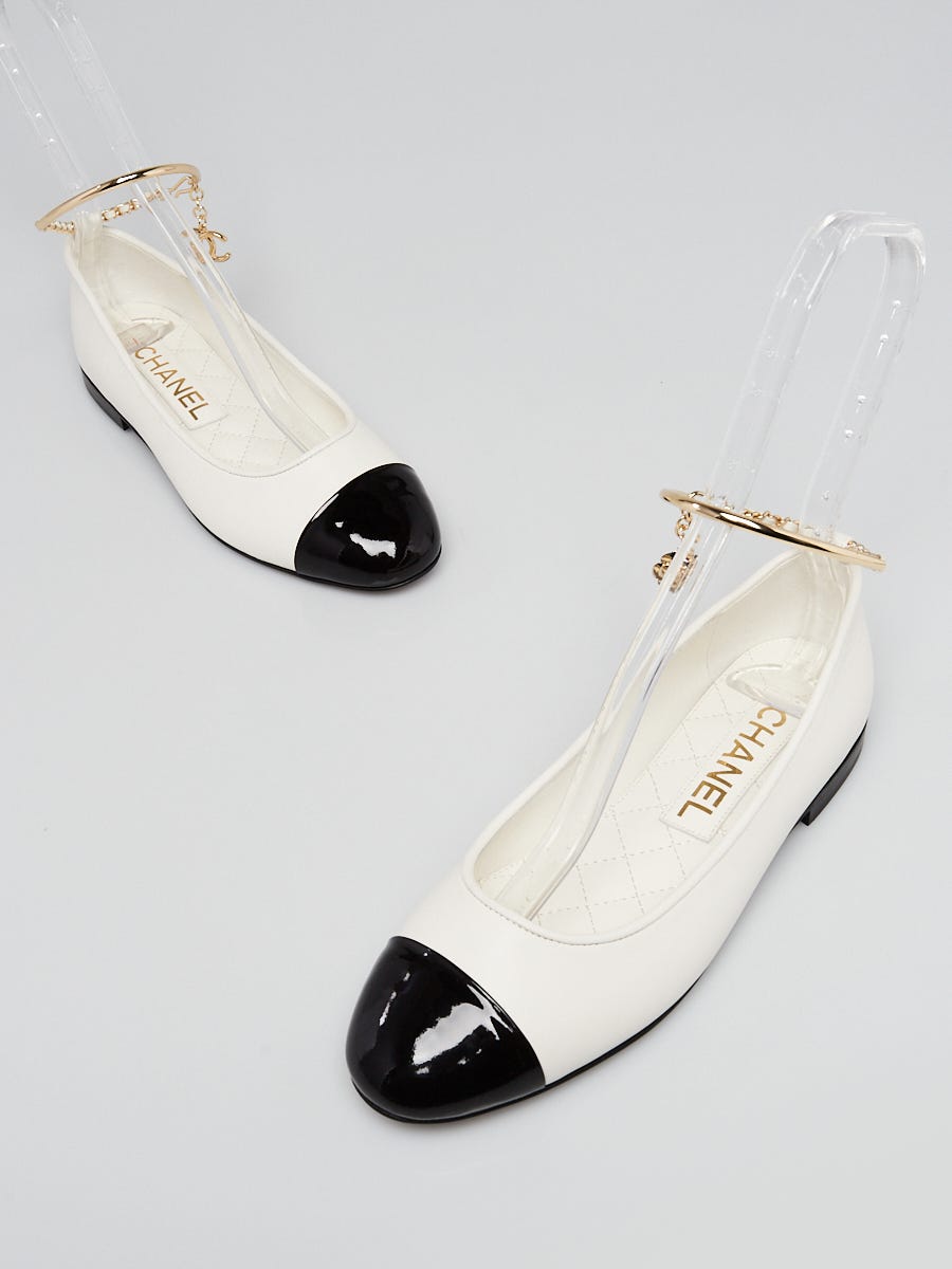 Chanel White/Black Lambskin Leather Camellia Ankle Chain Ballet Flat Size  6.5/37 - Yoogi's Closet