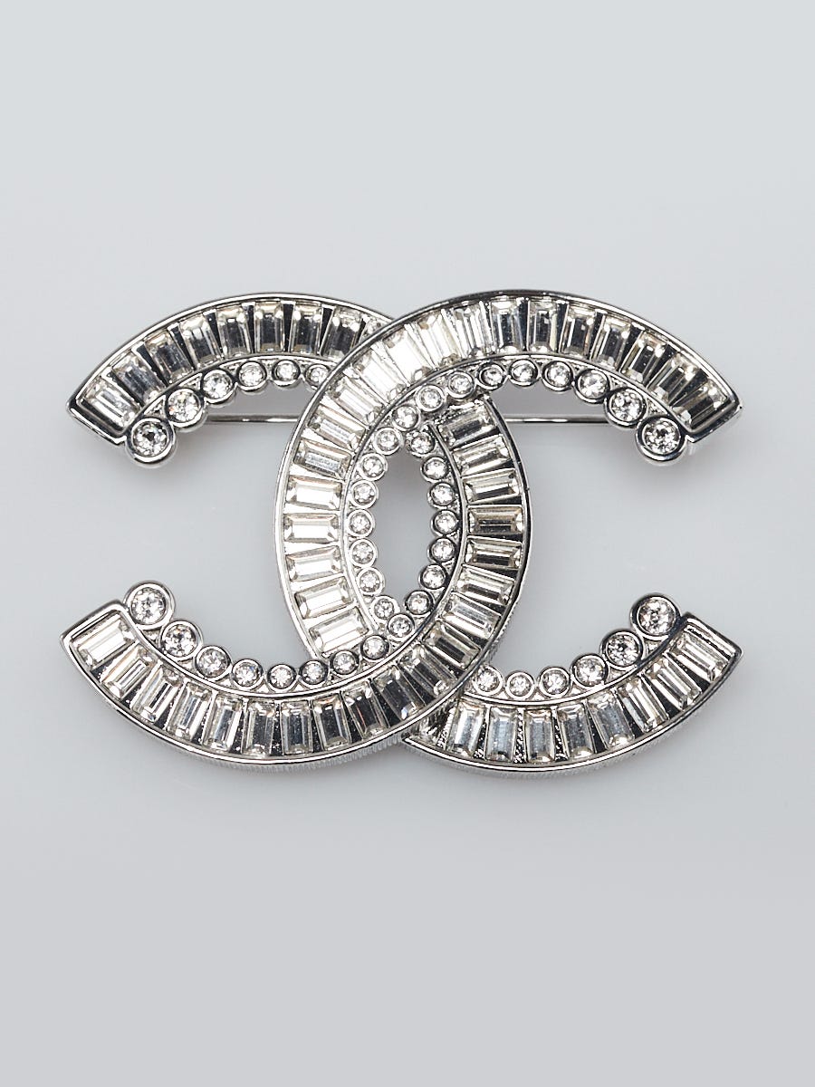 Chanel Silvertone Metal Cluster/Baguette Crystal CC Brooch