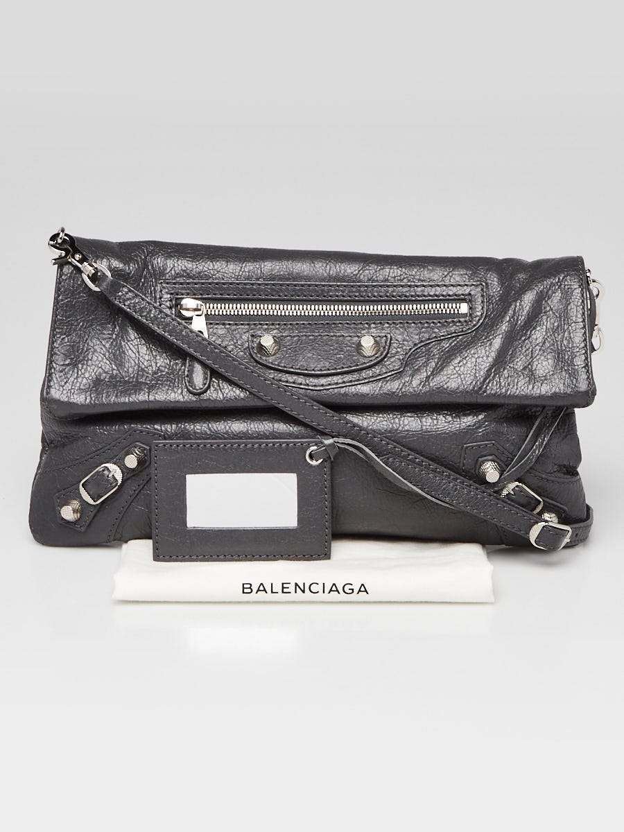Omkostningsprocent navn fiktion Balenciaga Gris Fossile Lambskin Leather Giant 12 Silver Envelope Clutch  Crossbody w/ Strap Bag - Yoogi's Closet