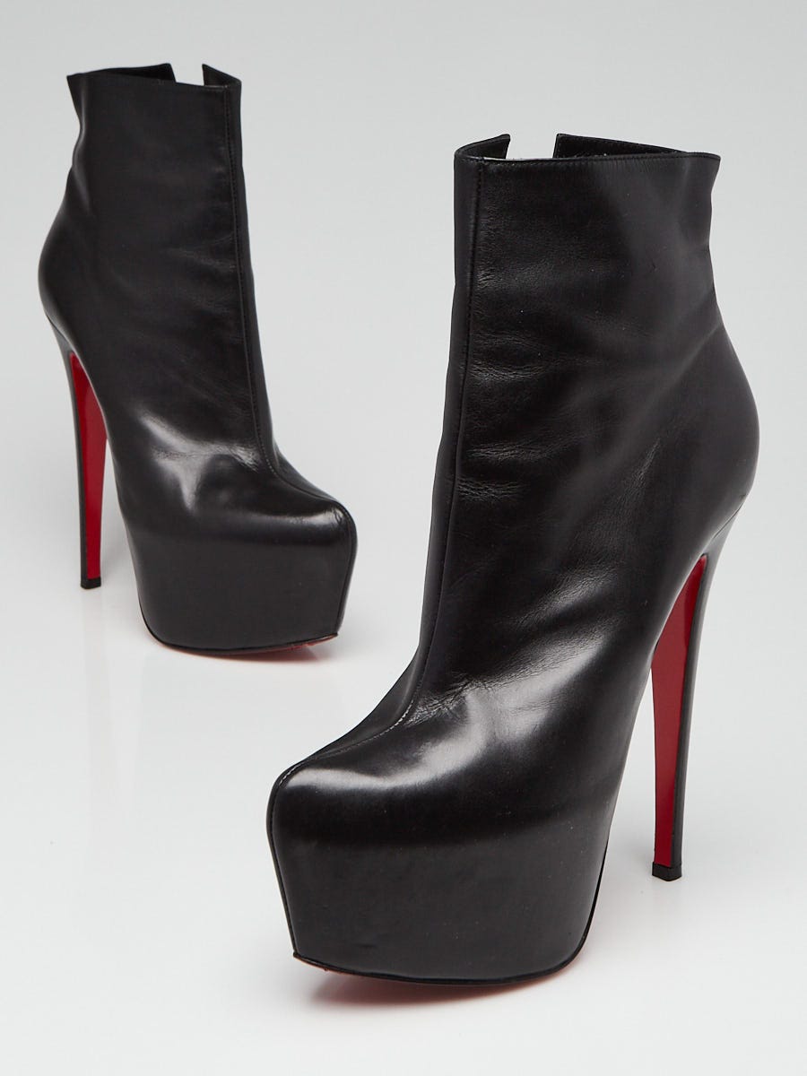 Christian Louboutin - Authenticated Ankle Boots - Leather Black for Women, Very Good Condition