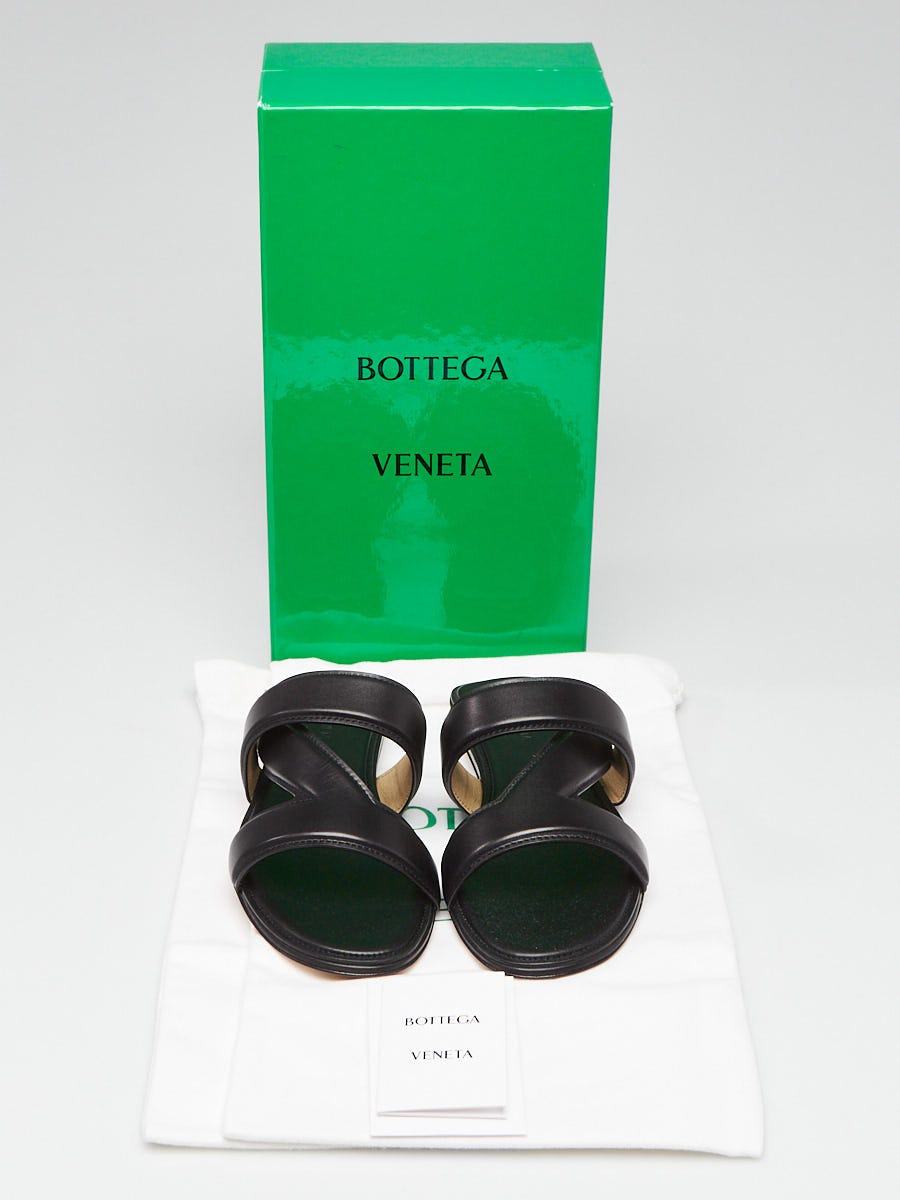 Bottega Veneta Black Lambskin Leather The Band Mule Flats