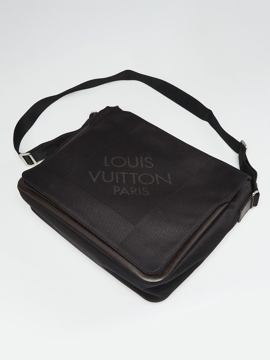 Louis Vuitton Damier Geant Yack Messenger - ShopStyle Shoulder Bags