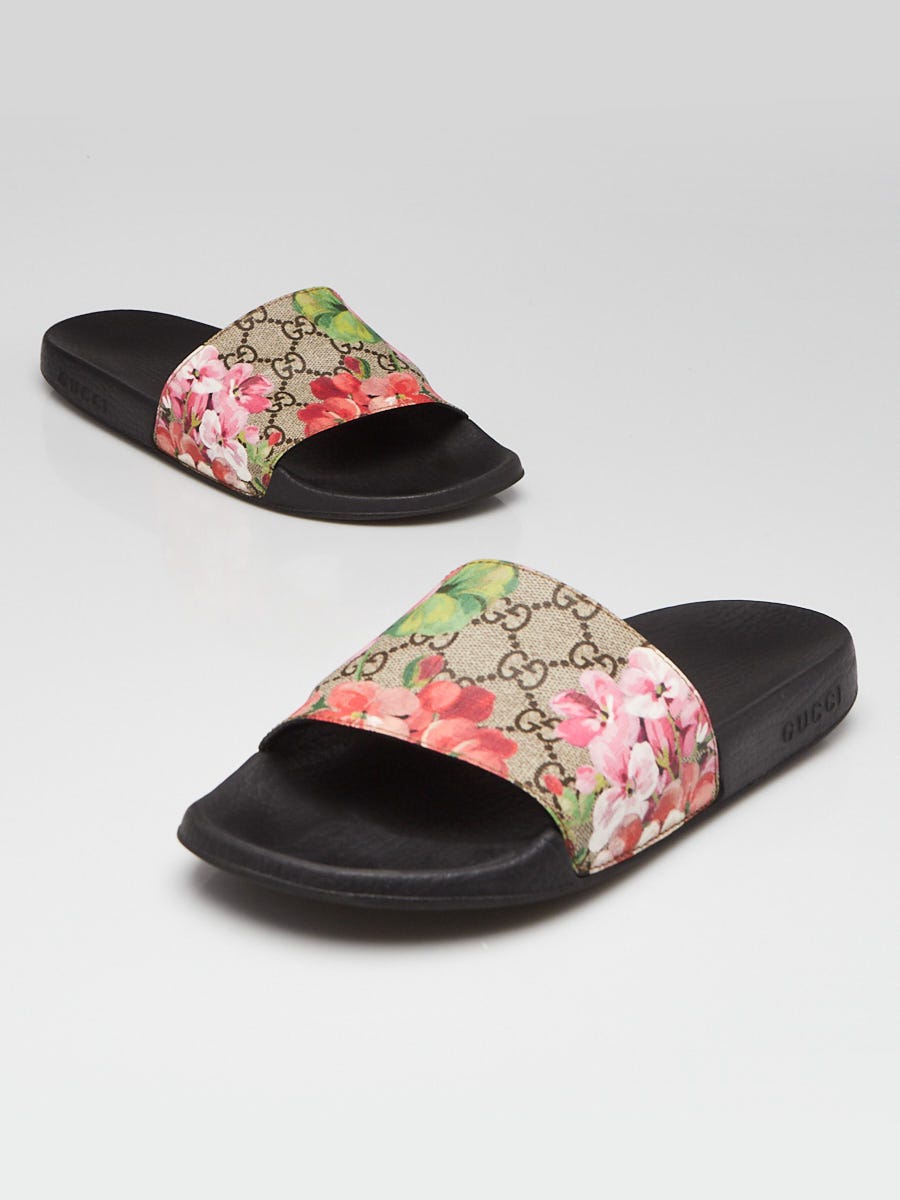 Gucci Beige GG Blooms Supreme Floral Slides - Shop Gucci Shoes Canada