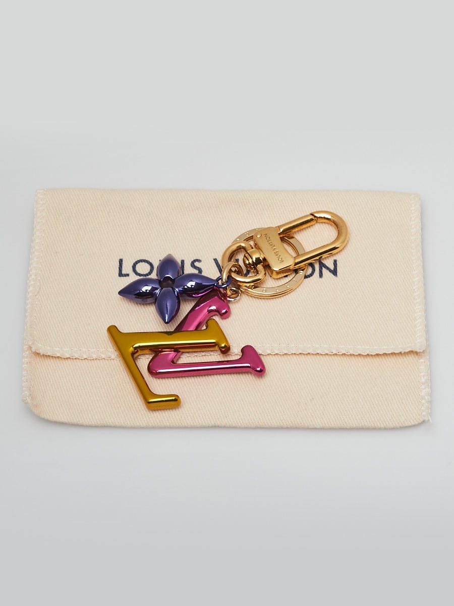 Bag charm Louis Vuitton Gold in Metal - 35667588