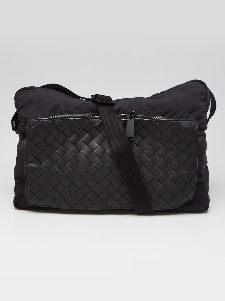 Bottega veneta best sale messenger bag sale