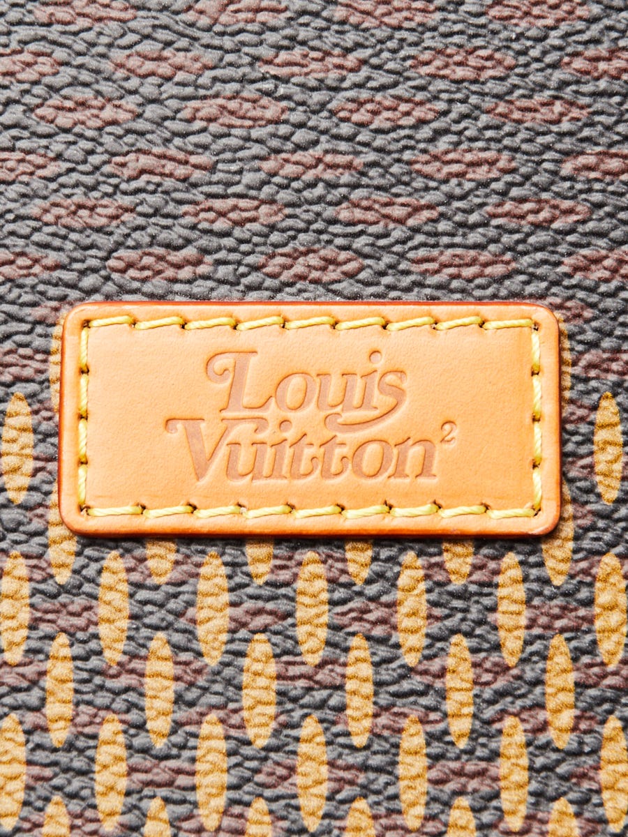 Louis Vuitton Limited Edition Gold Monogram Miroir Pochette Bag - Yoogi's  Closet