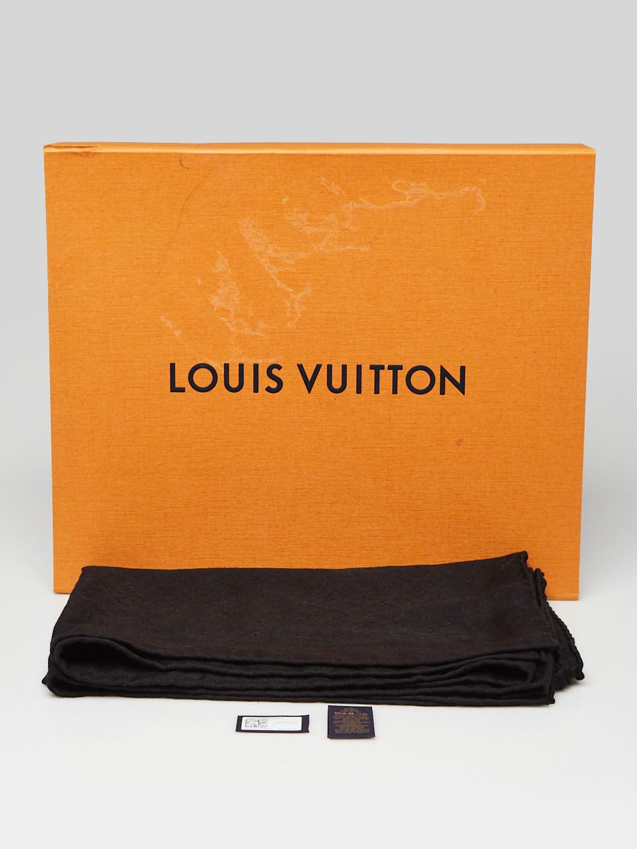 Louis Vuitton, a monogram silk and wool mix shawl. - Bukowskis