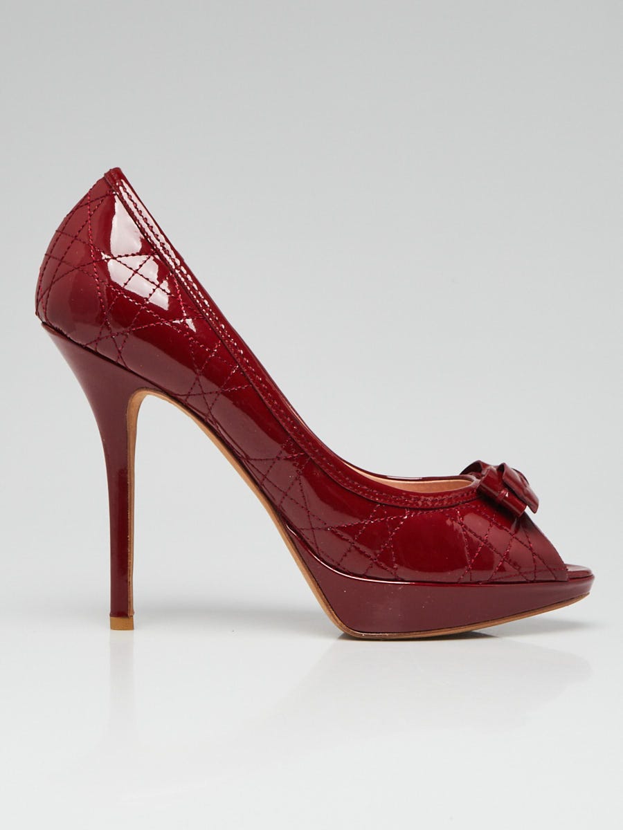 Louis Vuitton Red Patent Leather Peep Toe Sandals Size 39 For Sale