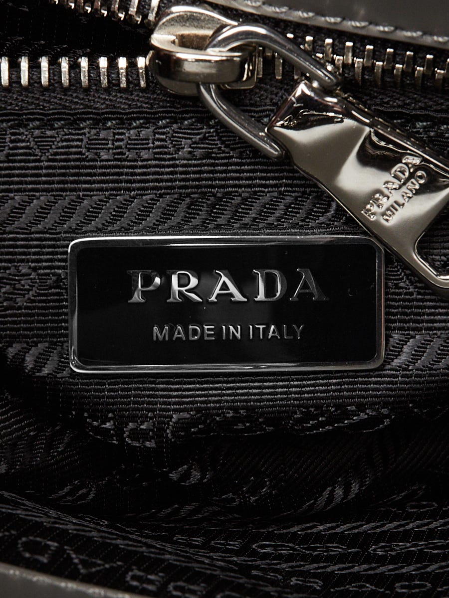 Prada Grey Smooth Leather Re-Edition 1995 Tote Bag 1BA350