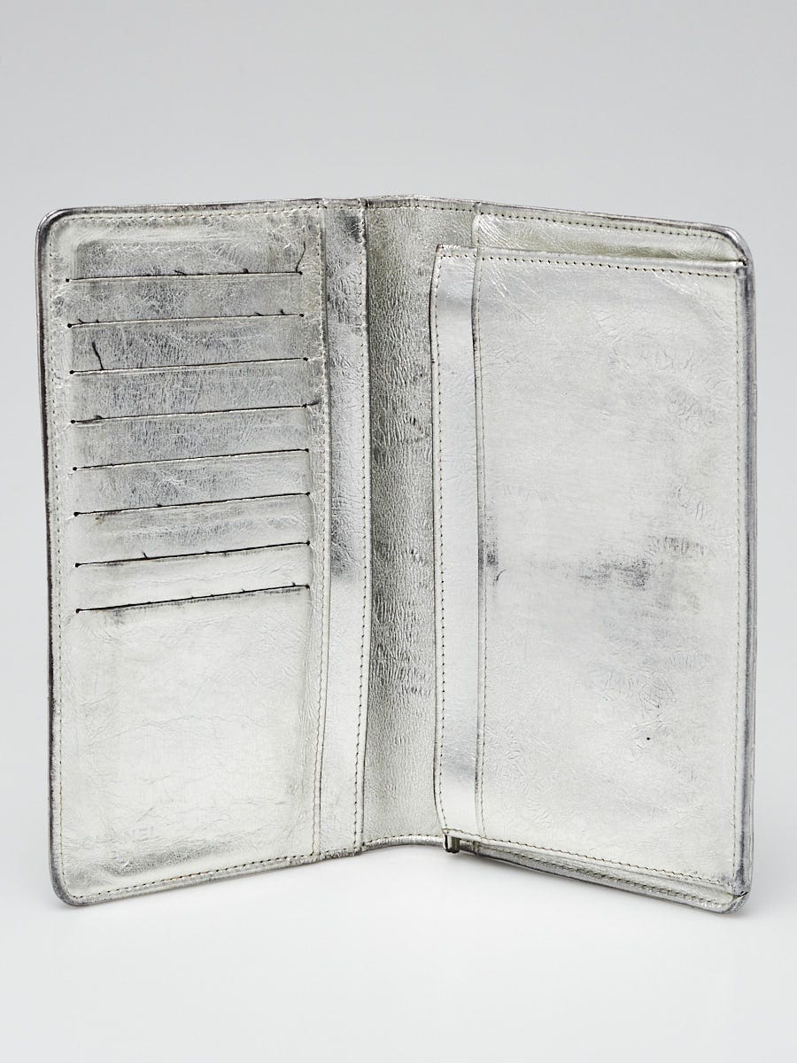 Chanel Silver Quilted Calfskin Leather 2.55 Reissue L Yen Wallet