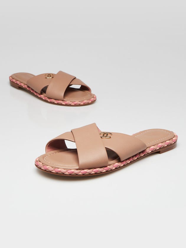 Chanel Beige/Pink Leather Flat Slide Sandals Size 4.5/35