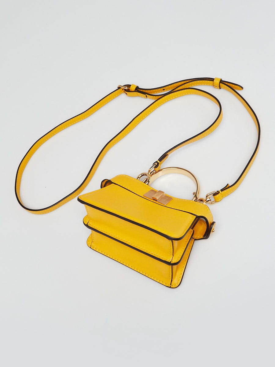 ヴ*ナ様 ⭐️新品に近い⭐️FENDI バグズ ボディバッグ ウエスト イエロー Fendi Yellow Smooth Leather Nano Peekaboo Maxi Handle Bag
