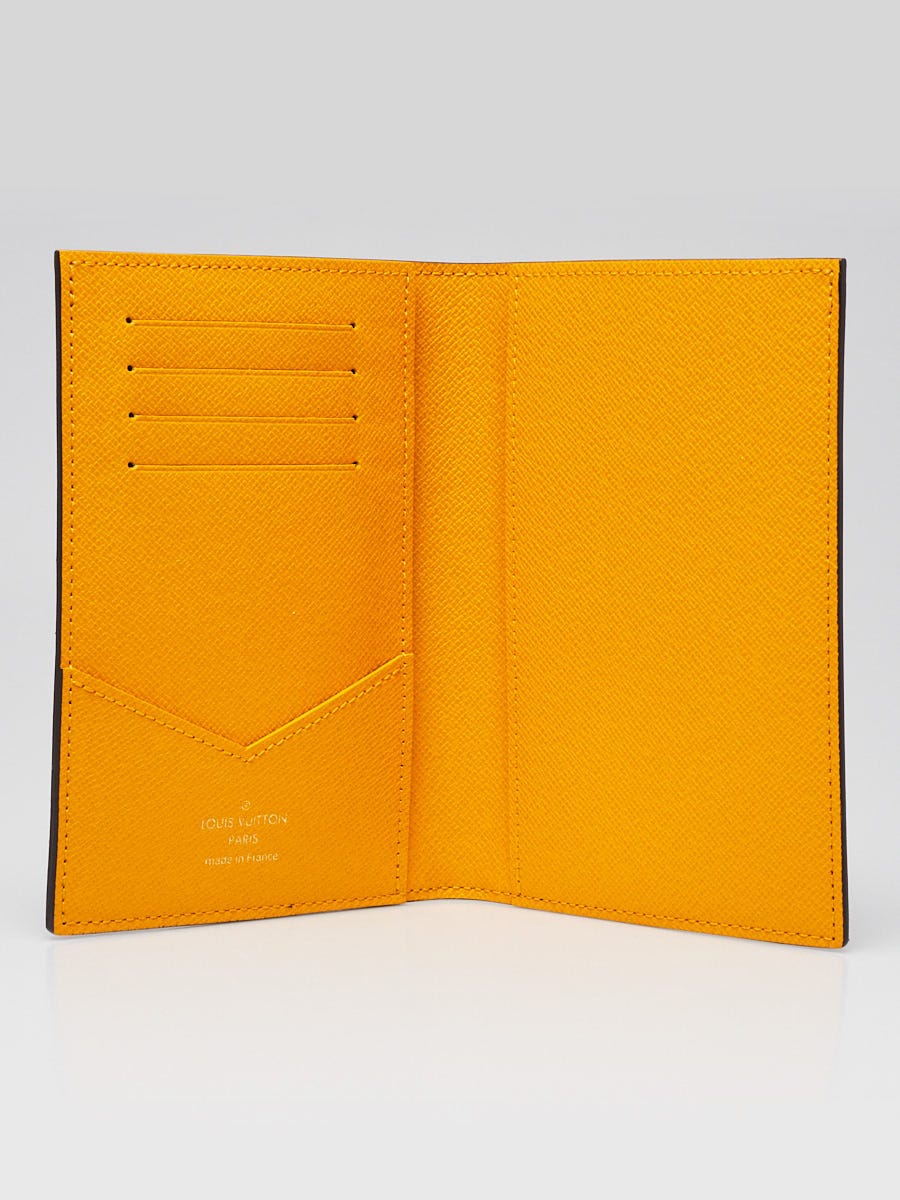 Louis Vuitton M81614 Monogram Jaune Passport Cover Wallet Christmas  Animation 2022-New York