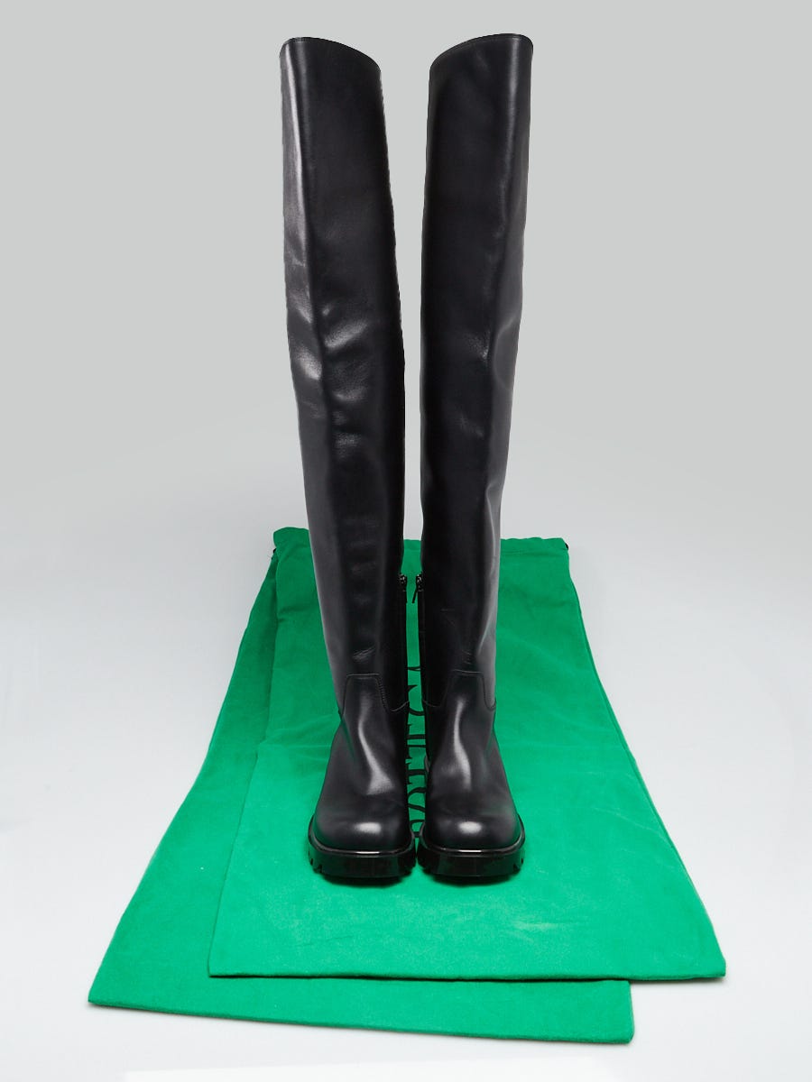 The item: Over-the-knee boots