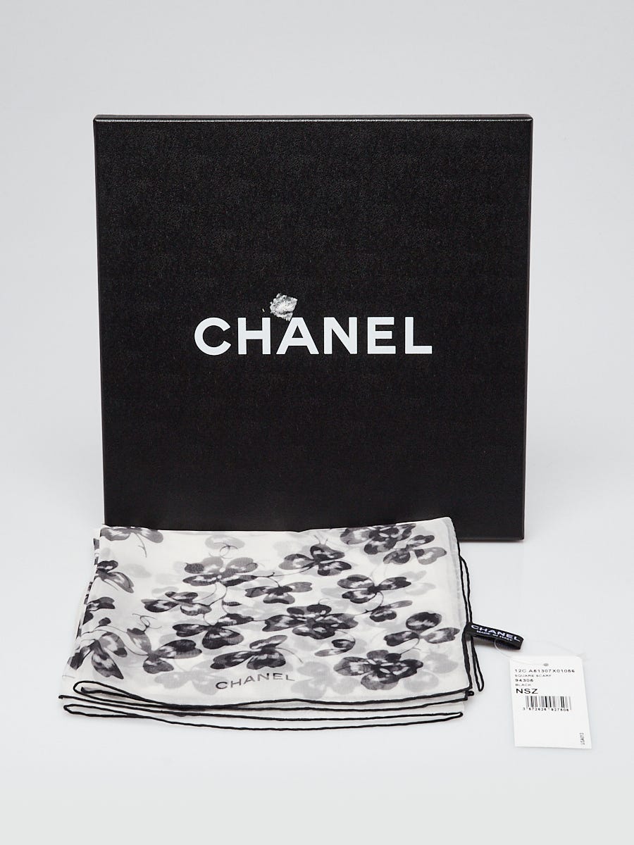 Chanel Black/White Four Leaf Clover Printed Silk 90cm Scarf Chanel Black/White Four Leaf Clover Printed Silk 90cm Scarf
