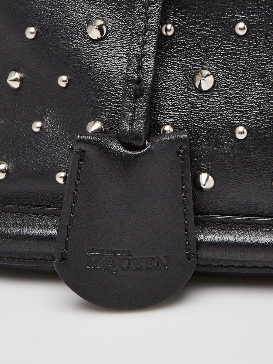 【関税&送料込】Alexander Mcqueen Black Leather Maxi Satchel Alexander McQueen Studded Black Handbag with Skull Padlock