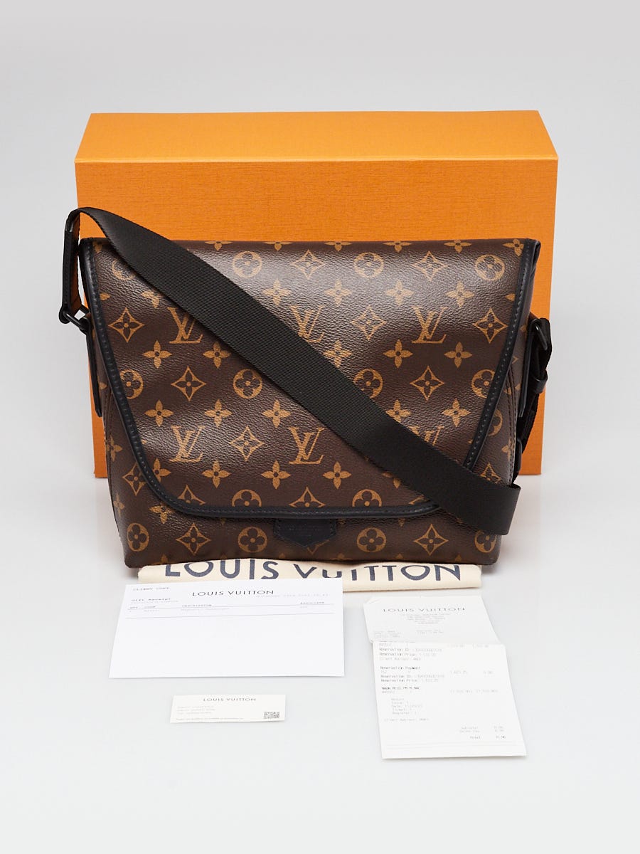 Louis Vuitton Monogram Eclipse Canvas District MM Messenger Bag - Yoogi's  Closet