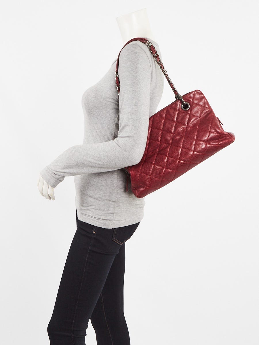 Chanel on sale tote red