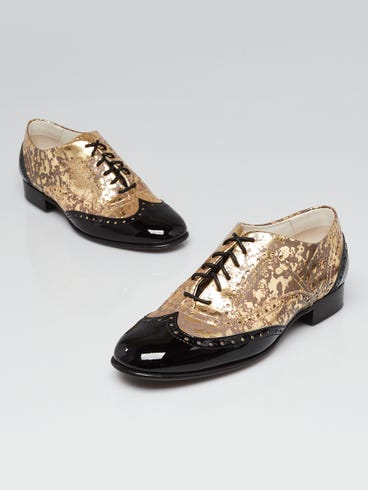 Chanel Black/Gold Patent Leather Lace-Up Oxford Loafers Size 7.5/8 | Yoogi's Closet Chanel Black/Gold Patent Leather Lace-Up Oxford Loafers Size 7.5/8 | Yoogi's Closet