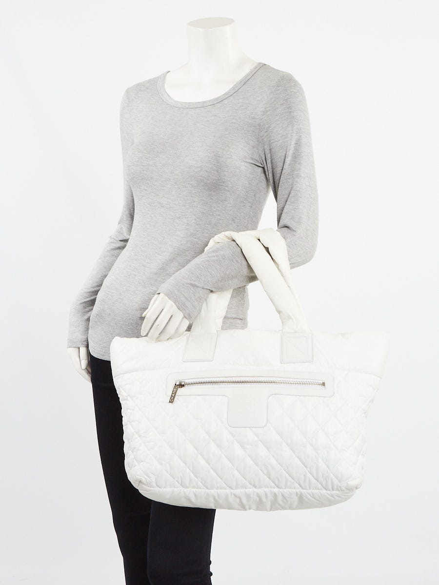 ◆VVV◆ Coco Quilted Tote Shoulder Bag White 25SSBG013WHF Chanel Dark White Quilted Nylon Coco Cocoon Tote Bag