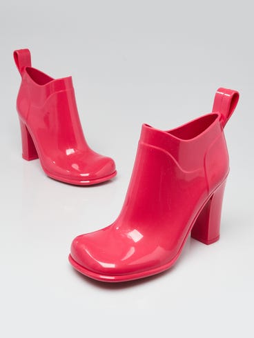 Bottega Pink Rubber Shine Boots Size 5.5/36