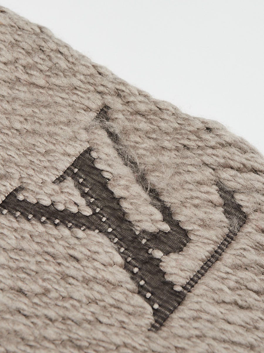 Louis Vuitton Beige Wool & Silk Fringed Logomania Scarf Louis Vuitton