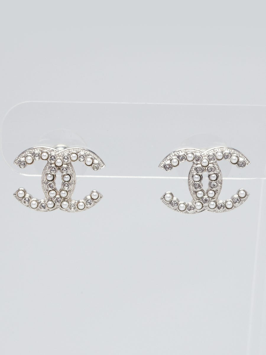 Chanel Glass Pearl Double CC Logo Long Necklace - Yoogi's Closet