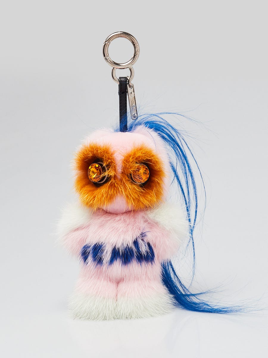 FENDI　フェンディー　チャーム　ピンバッチ　ピン　チャーム　マフラー org.jpg