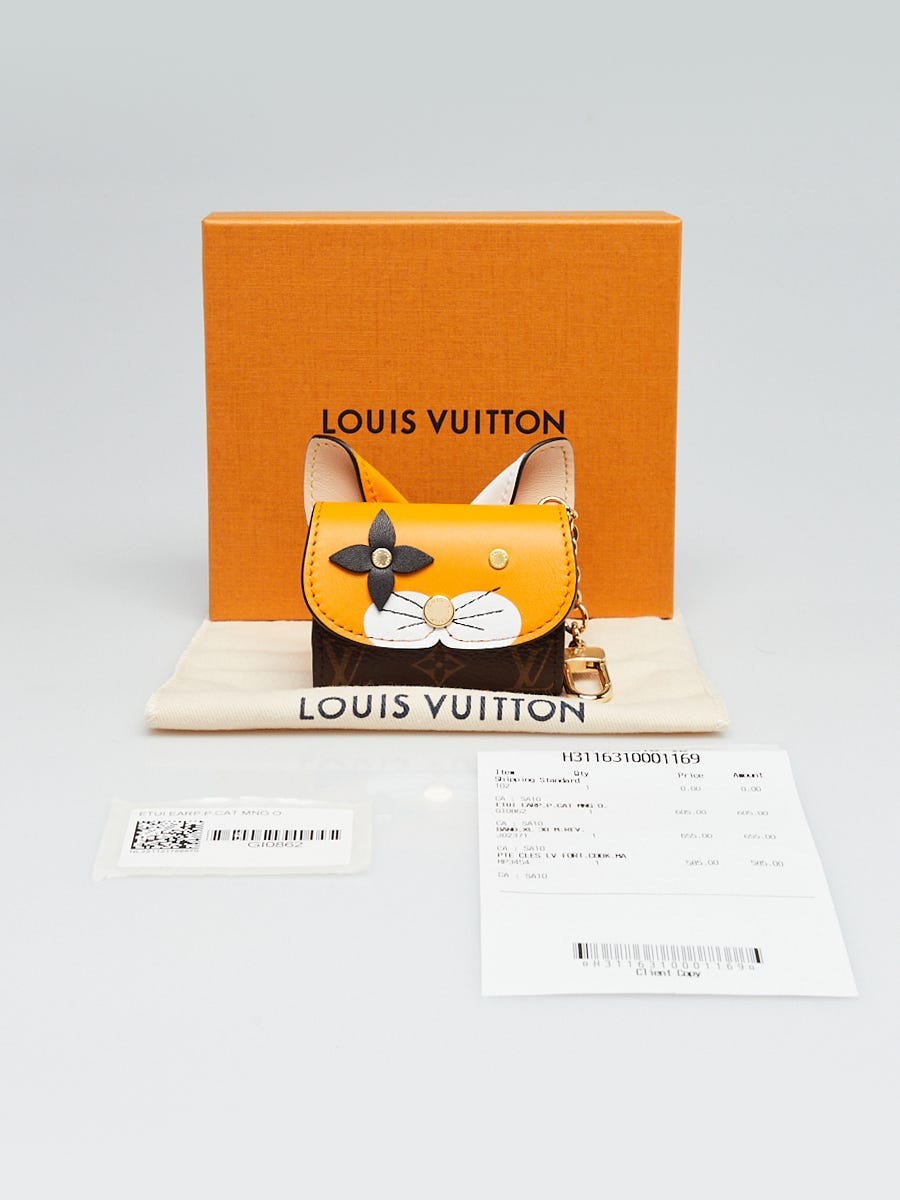 LOUIS VUITTON Earphone case Monogram Etui-Earphone Cat AirPods Pro