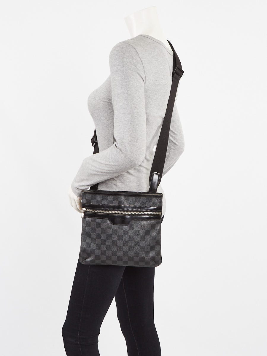 Louis Vuitton 2011 Pre-owned Thomas Messenger Bag - Black