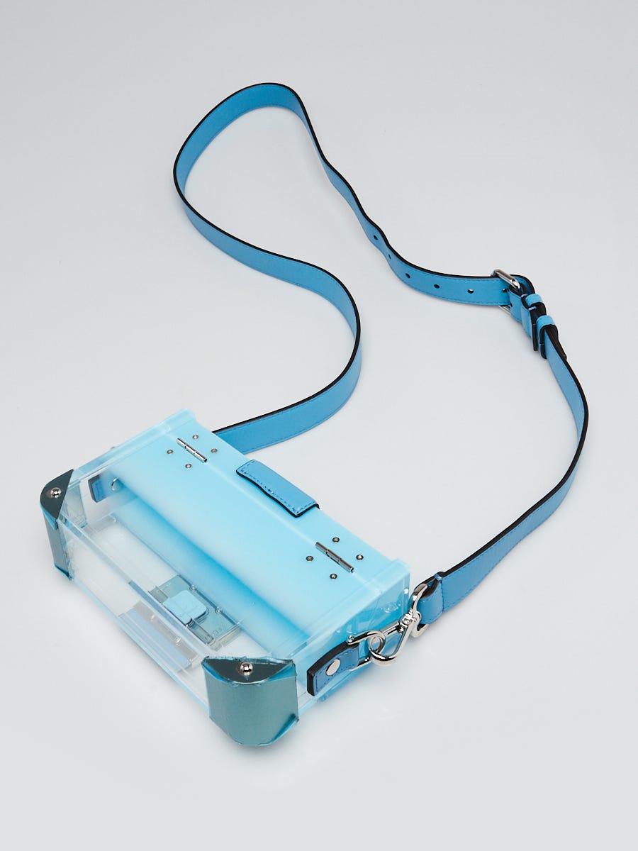 ⭐️ 【プロフ必見】ゆーきたん⭐️FENDIライトブルー ショルダーバッグ Fendi Blue Plexiglass/Leather Baguette Trunk Mini Shoulder Bag