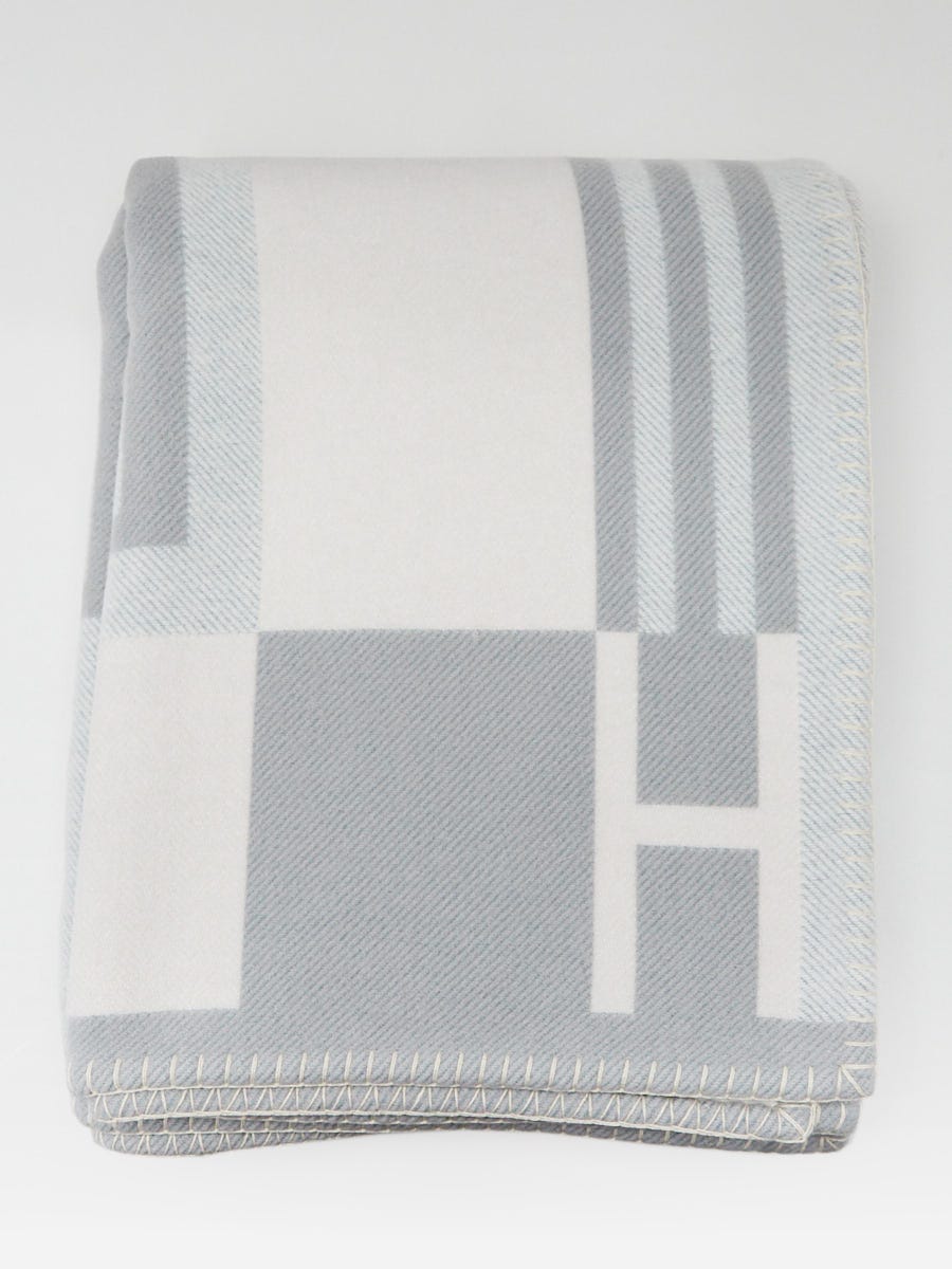 Hermes Gris Perle Merino Wool/Cashmere Itaque Blanket - Yoogi's Closet