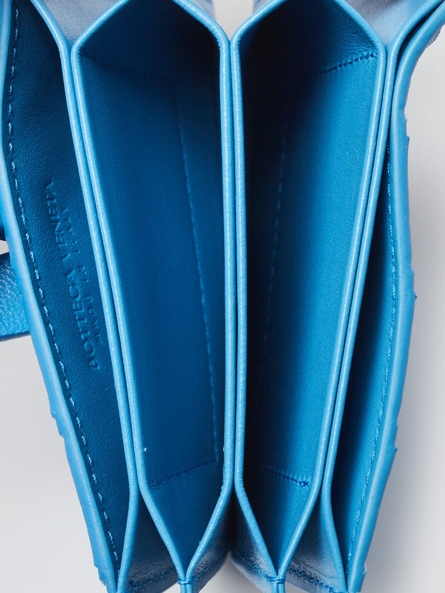 Bottega Veneta Blue Intrecciato Accordion Card Wallet | Yoogi's Closet