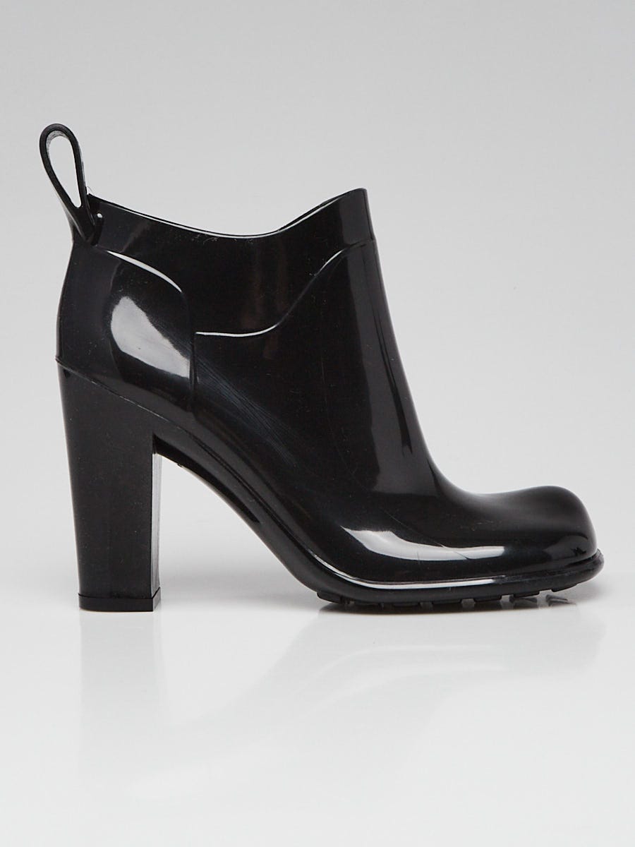 Bottega Veneta Black Rubber Ankle Boots Size 5.5/36