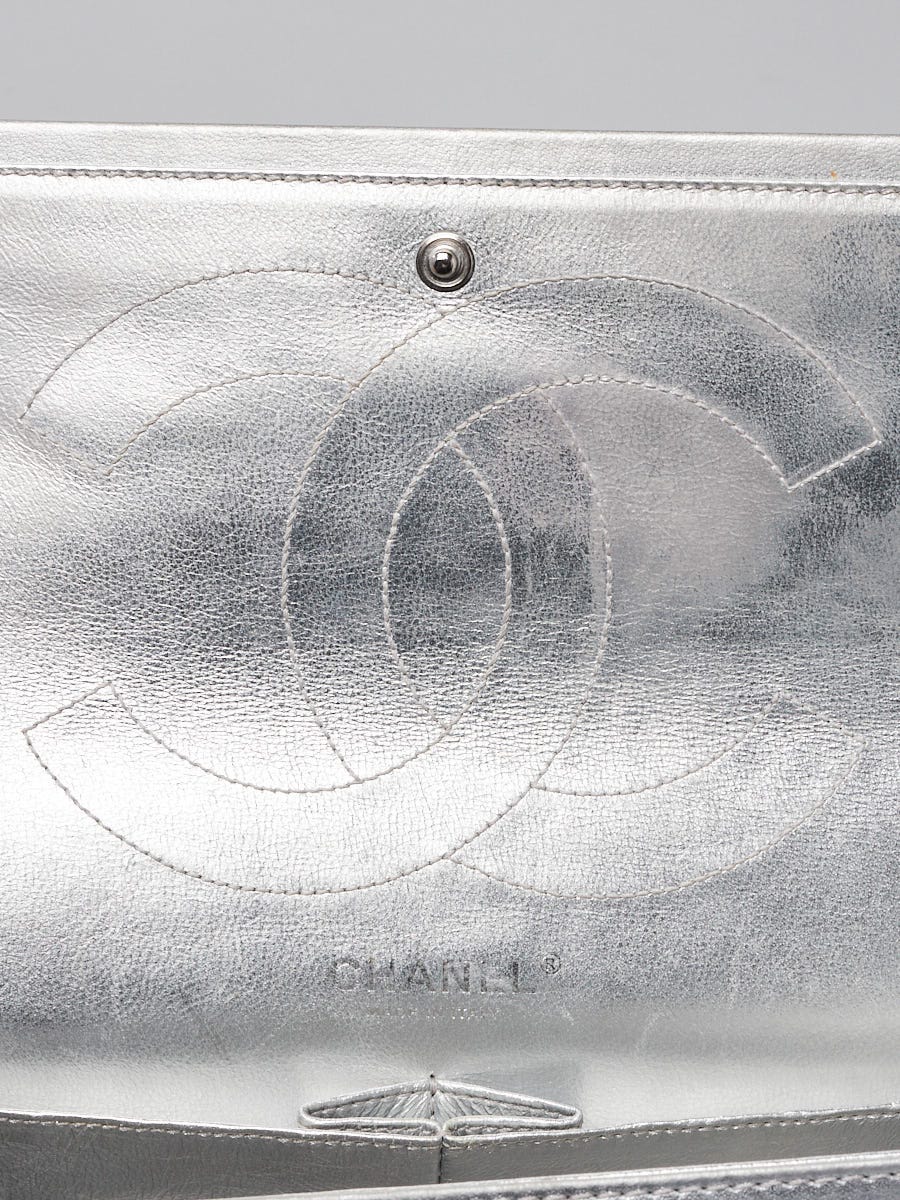Chanel Silver 2.55 Reissue Quilted Classic Calfskin Leather 227