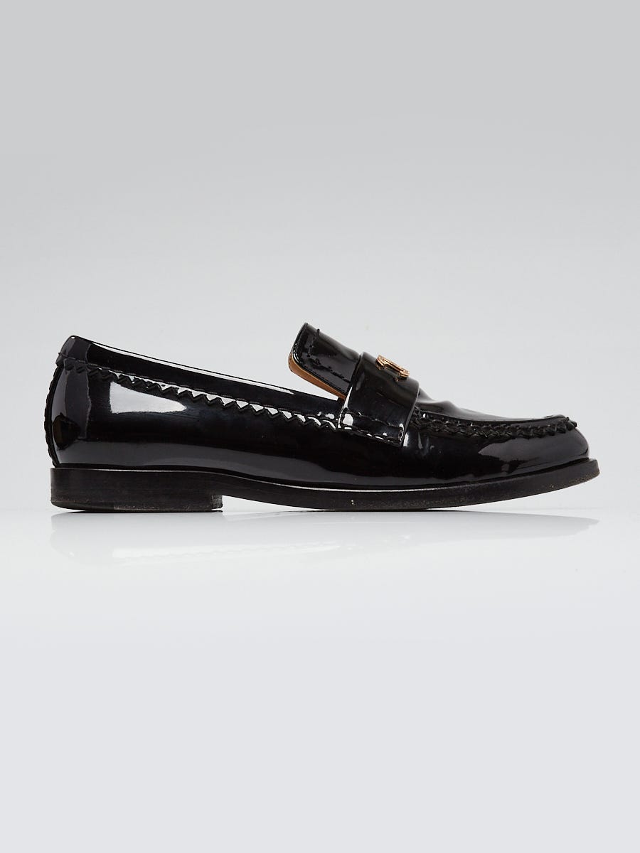 Chanel Black Patent Leather CC Loafers Size 6.5/37 | Yoogi's Chanel Black Patent Leather CC Loafers Size 6.5/37 | Yoogi's