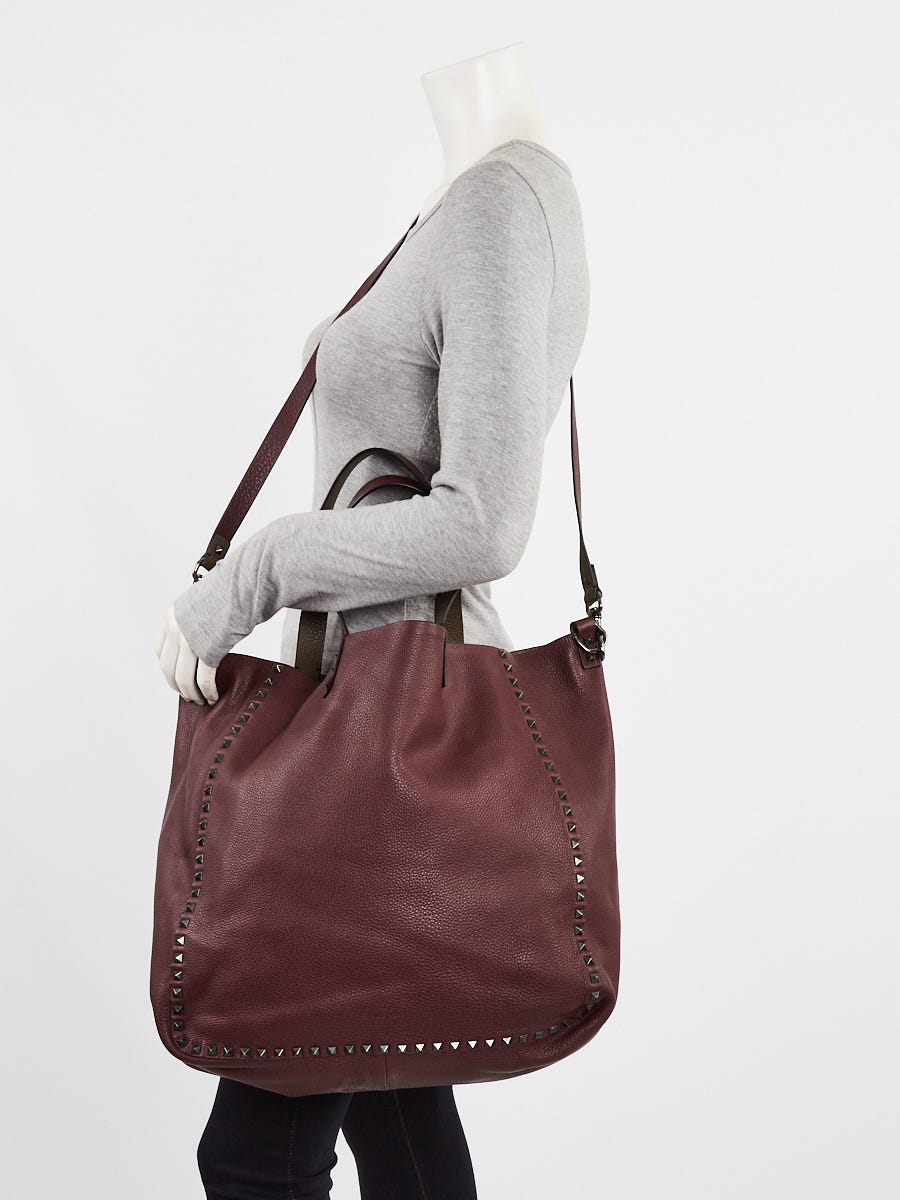 Valentino Burgundy/Green Pebbled Leather Rockstud Convertible Reversible Tote Bag