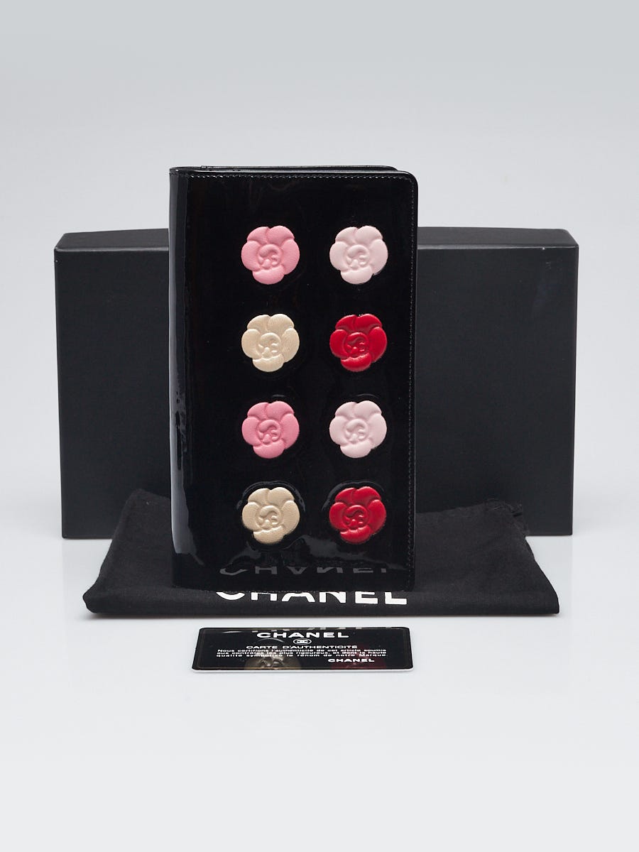 Chanel Black Patent Leather Camellia Flower Pallet L Yen Holder