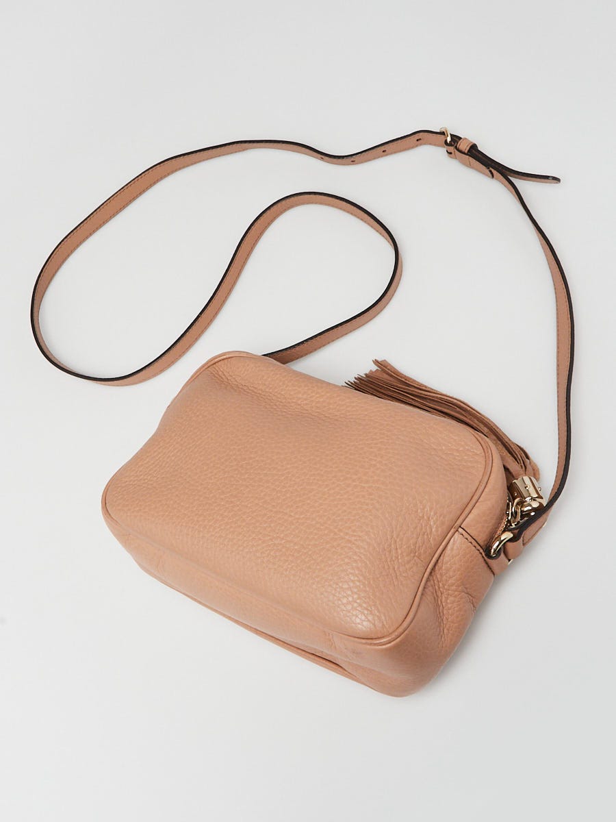 Gucci Beige Pebbled Leather Soho Disco Crossbody Bag | Yoogi's Closet