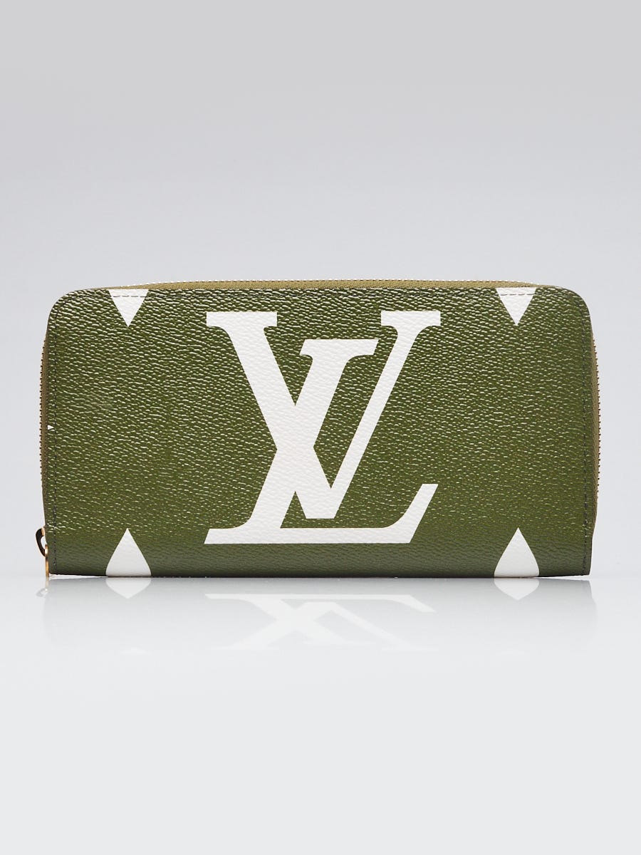 希少【Louis Vuitton】Zippy Wallet 財布 Monogram Giant Jungle Authentic LOUIS VUITTON Giant Monogram Jungle Zippy Wallet