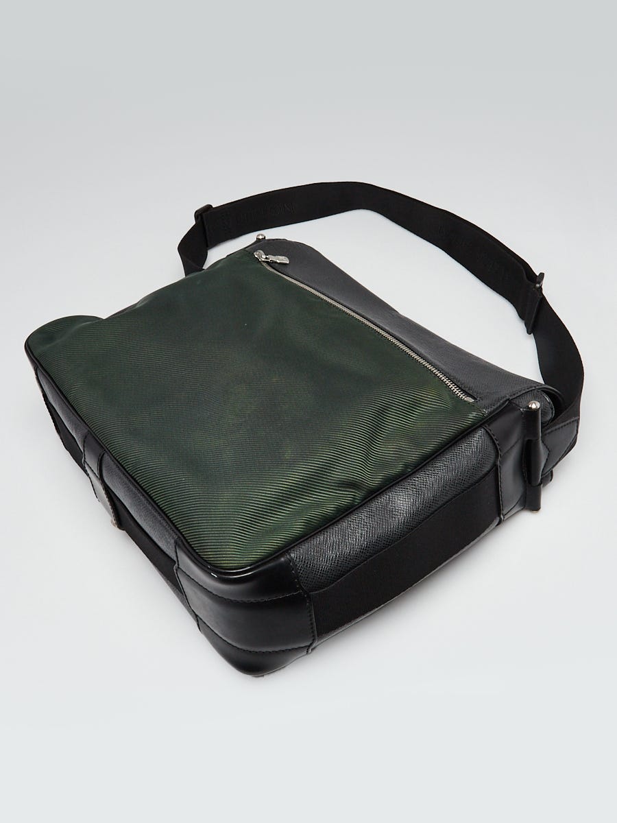 Louis Vuitton Black/Green Taiga Leather Viktor Messenger Bag